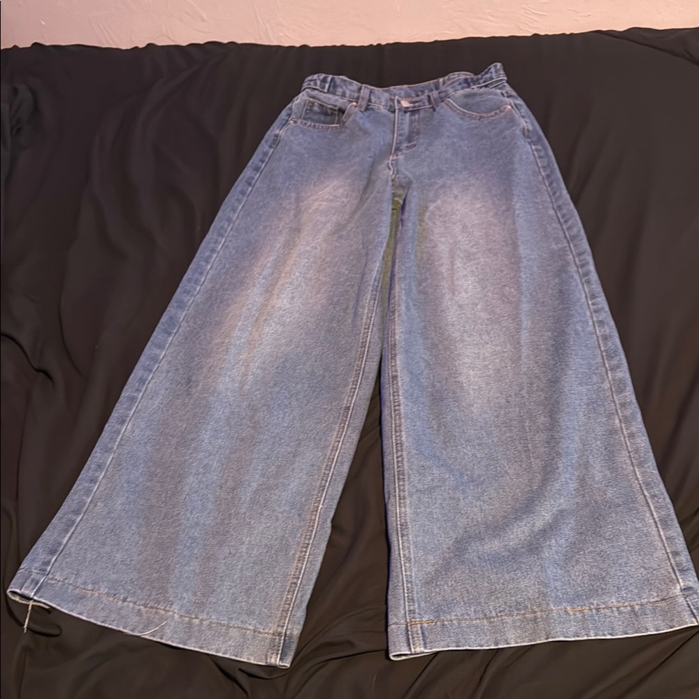 Stylish Denim Wide-Leg Jeans